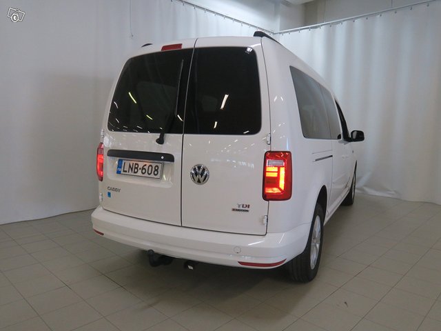 VOLKSWAGEN Caddy Maxi 12