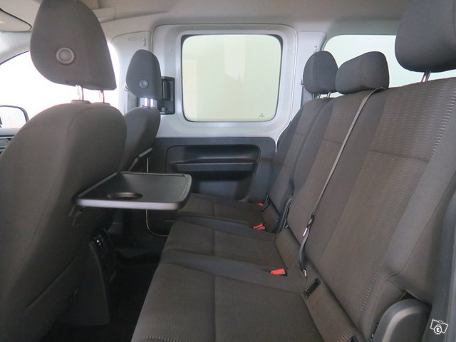 VOLKSWAGEN Caddy Maxi 18