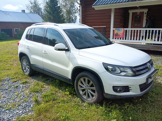 Volkswagen Tiguan 1