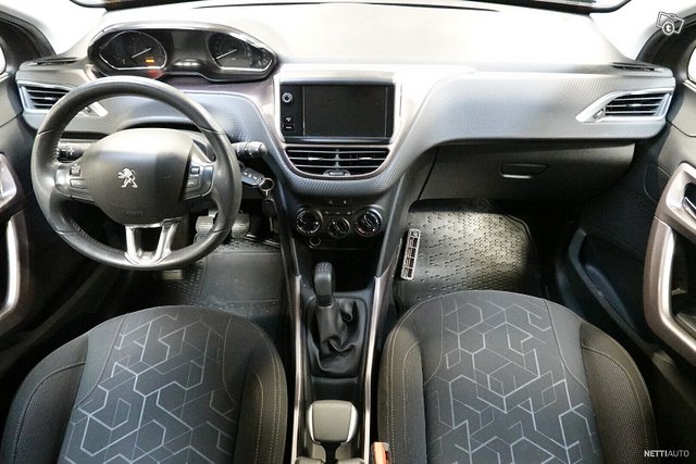 Peugeot 2008 12