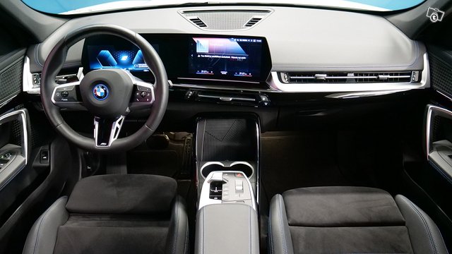 BMW IX1 7