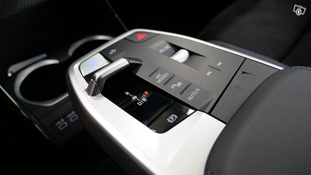 BMW IX1 14