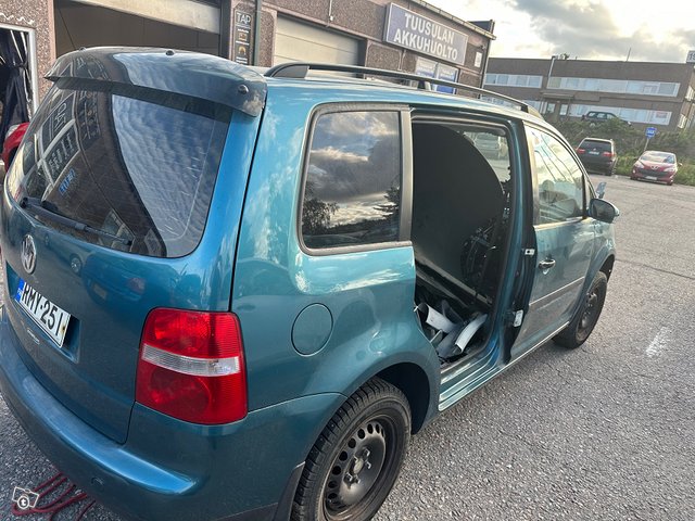 Volkswagen Touran 1