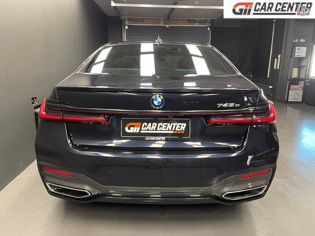BMW 745 7