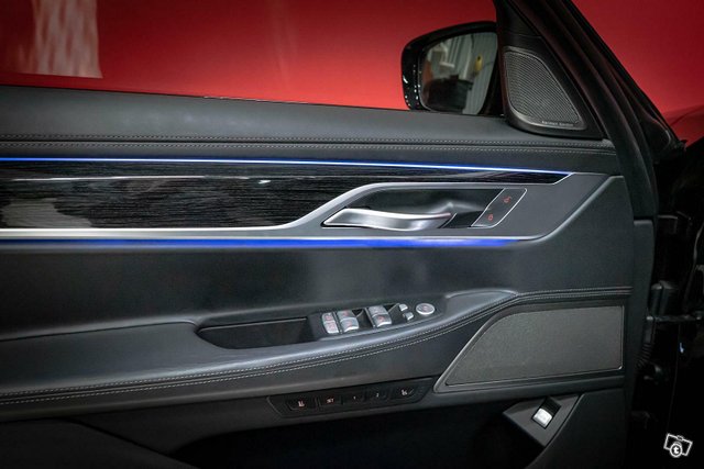 BMW 745 16