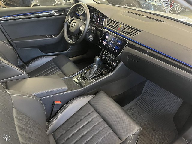 Skoda Superb 8