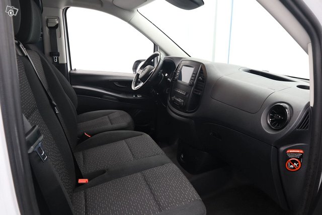Mercedes-Benz Vito 13