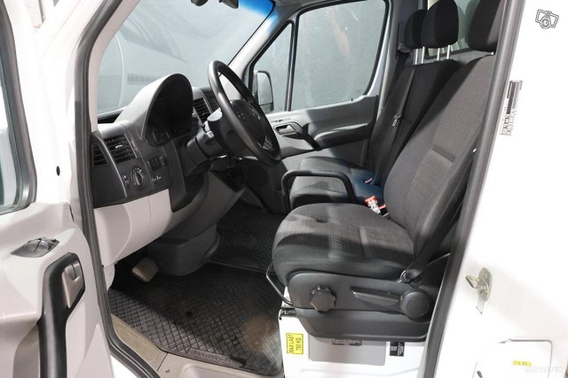 Mercedes-Benz Sprinter 11