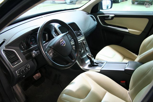 Volvo XC60 6