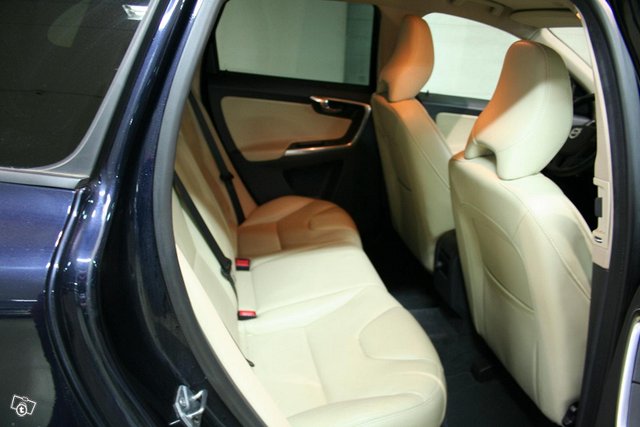Volvo XC60 9