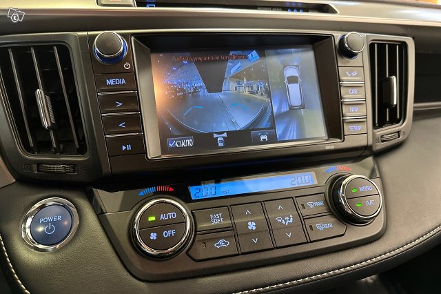 Toyota RAV4 16
