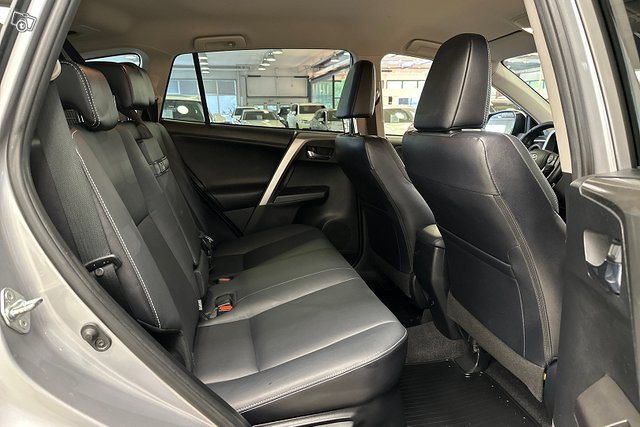 Toyota RAV4 19