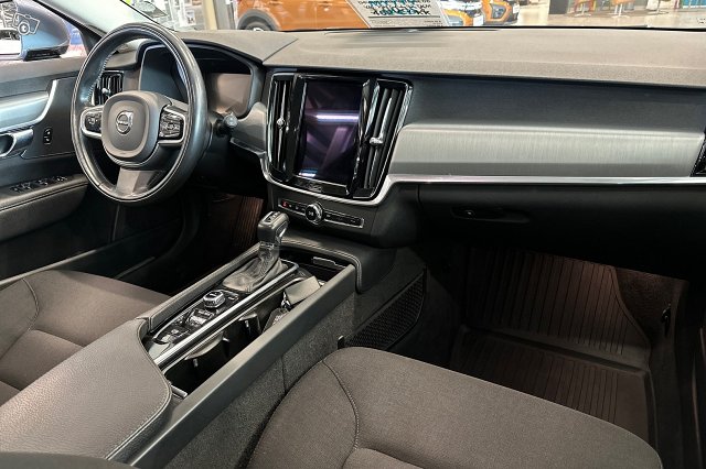 Volvo V90 9