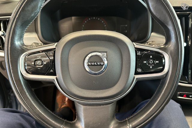 Volvo V90 11