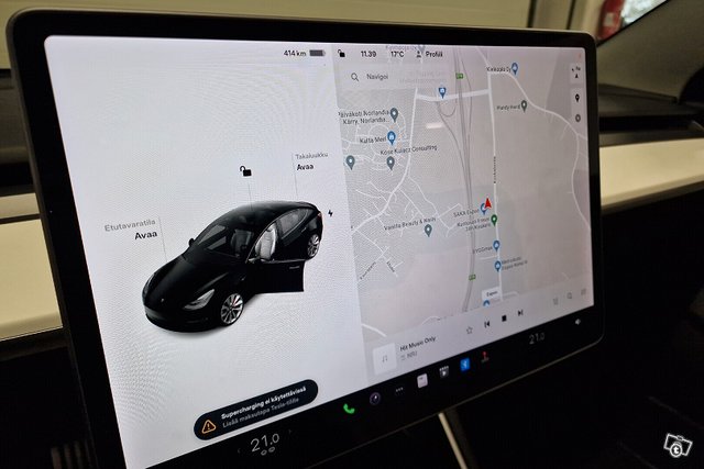Tesla MODEL 3 10