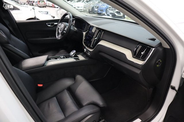 Volvo XC60 11