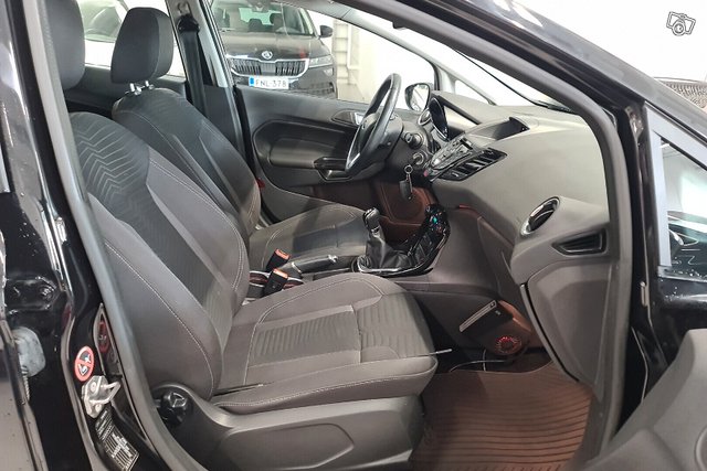 Ford FIESTA 15