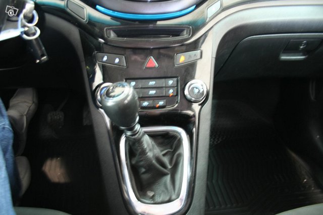 Chevrolet Orlando 10
