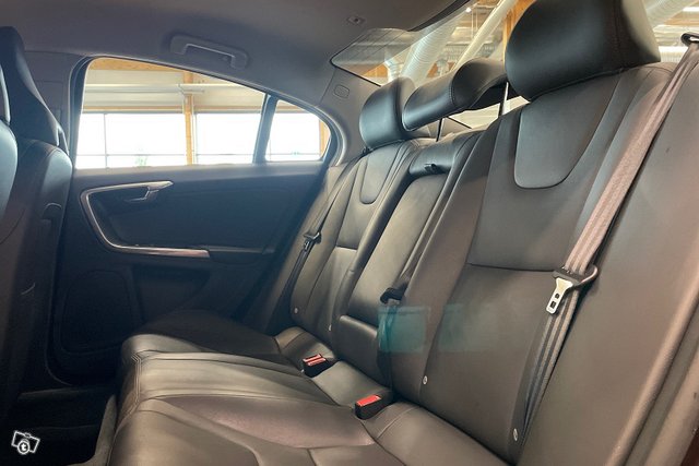 Volvo S60 CROSS COUNTRY 10