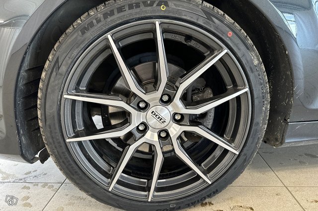 Mercedes-Benz C 7