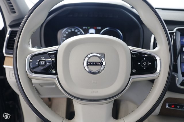 Volvo XC90 20