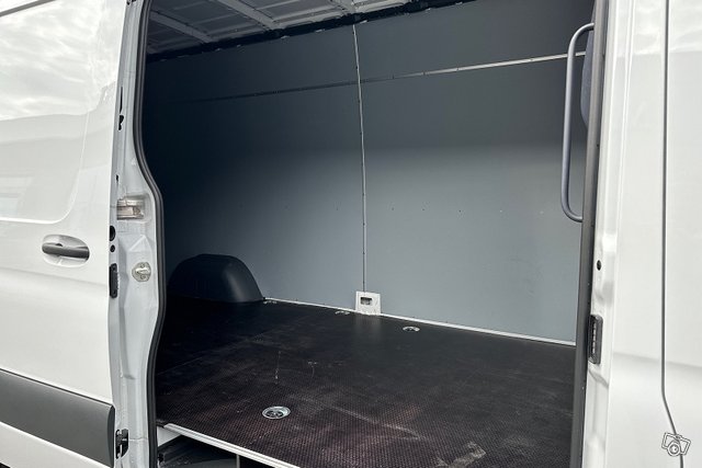 Mercedes-Benz SPRINTER 7