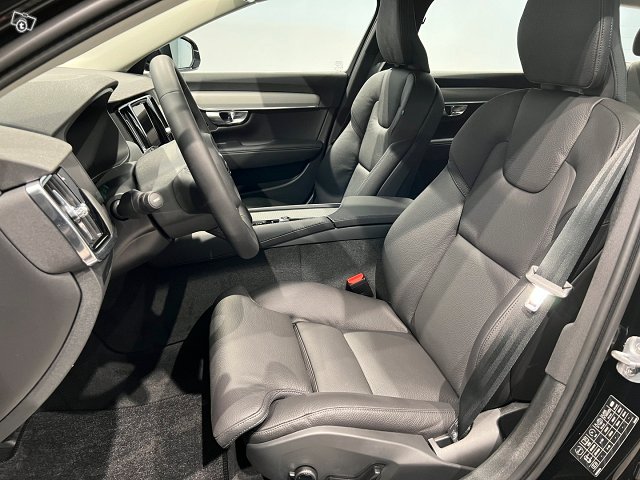 Volvo V90 5