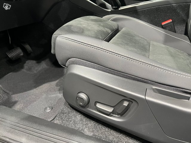 Volvo C40 9