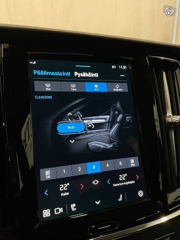 Volvo S90 18