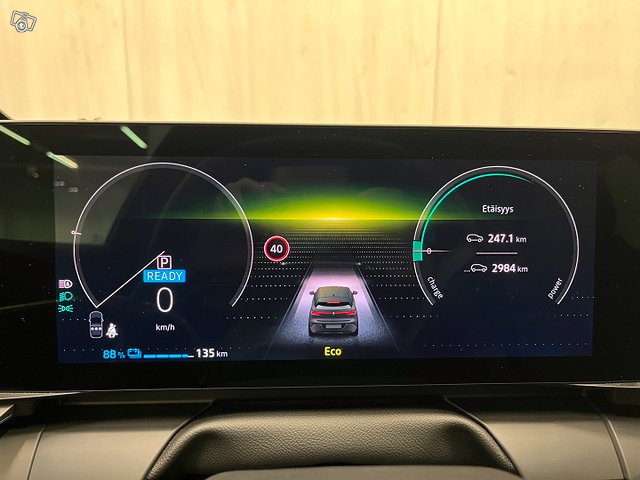 Renault MEGANE E-TECH 12