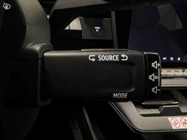 Renault MEGANE E-TECH 22