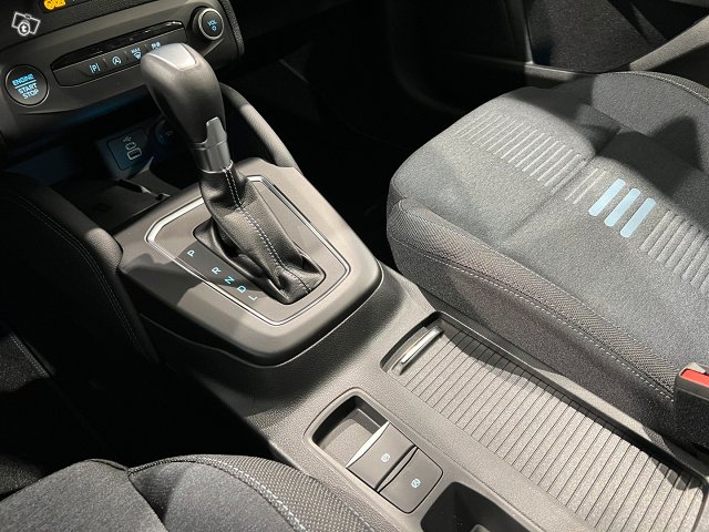 Ford Focus 16
