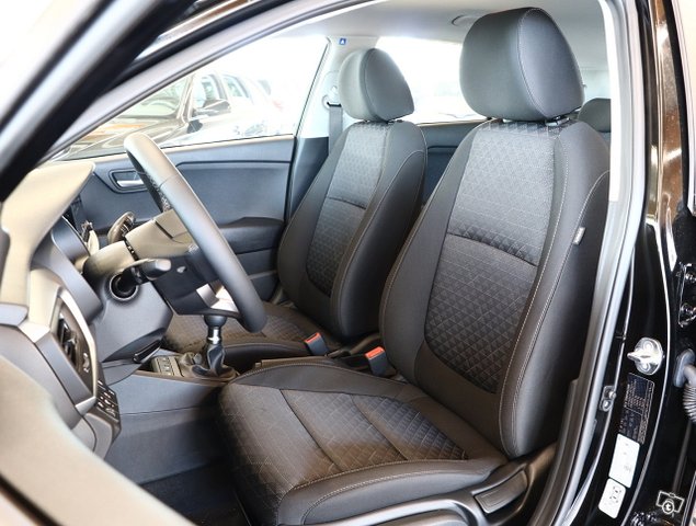 KIA Rio 11