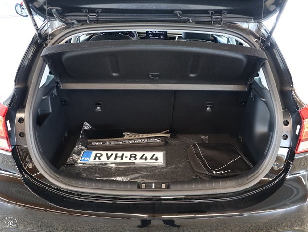 KIA Rio 13