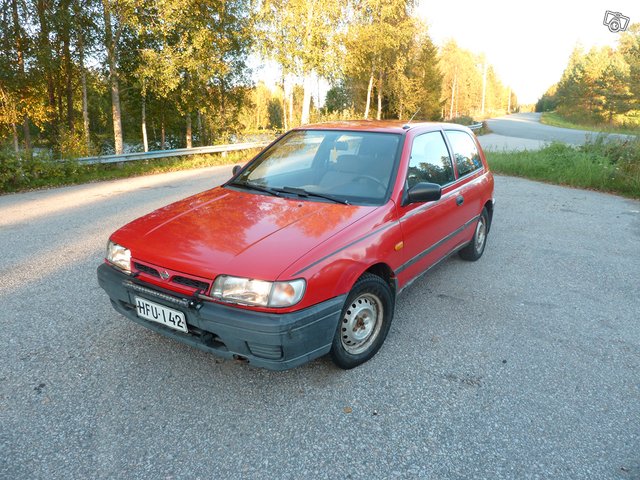 Nissan Sunny, kuva 1