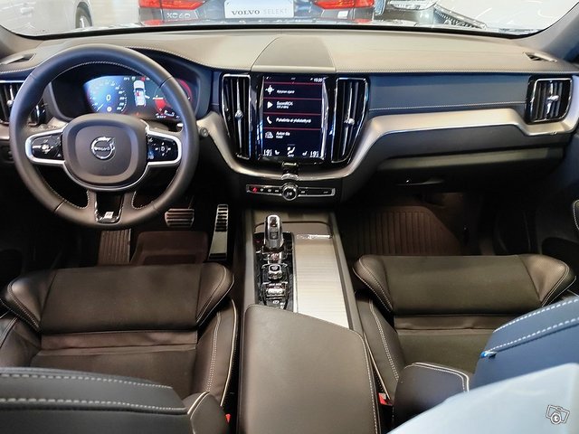 VOLVO XC60 5