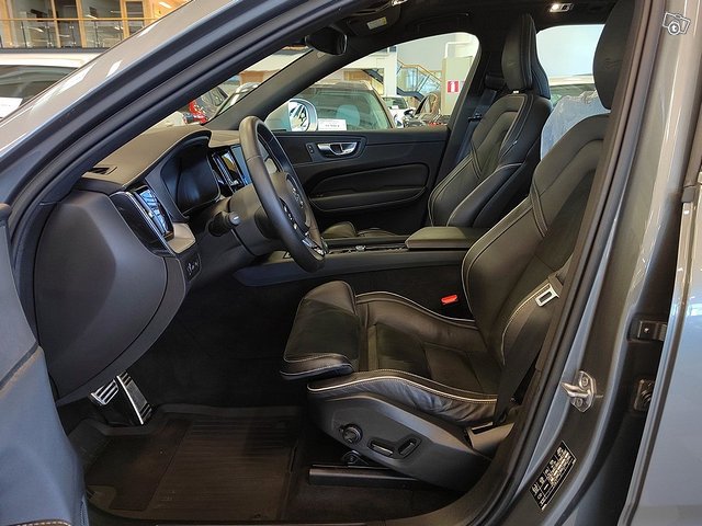 VOLVO XC60 9