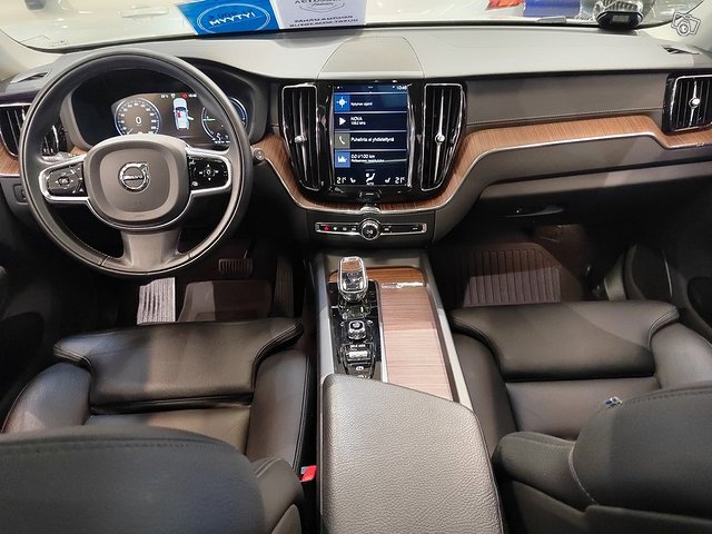 VOLVO XC60 6