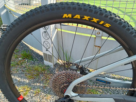 29x2.4 maxxis recon rengas, Pyörätarvikkeet ja kypärät, Polkupyörät ja pyöräily, Pori, Tori.fi