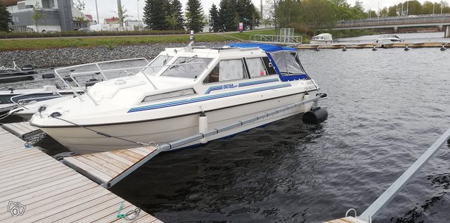 Bella 685 + traileri Aku 2500 vt, kuva 1