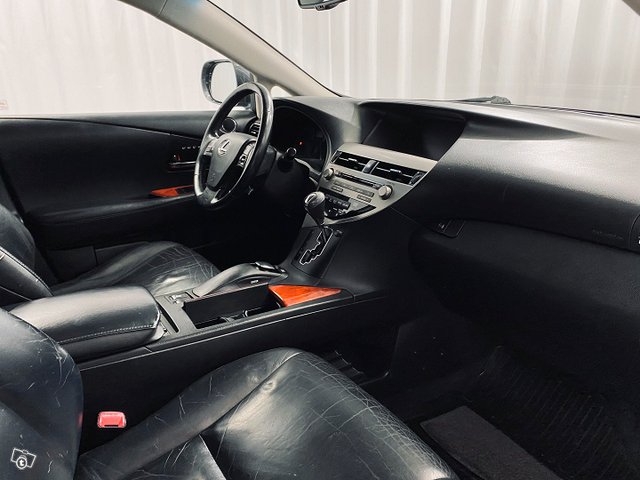 Lexus RX 6