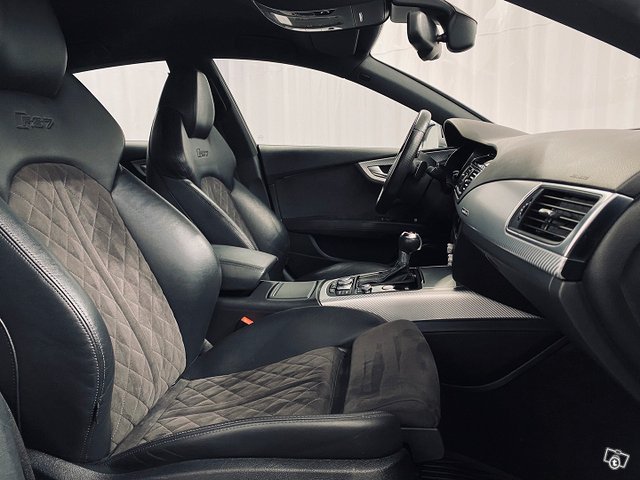 Audi RS7 11