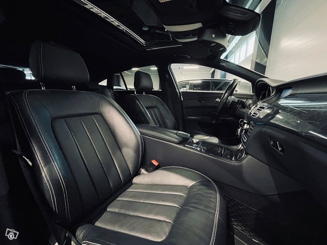 Mercedes-Benz CLS 8