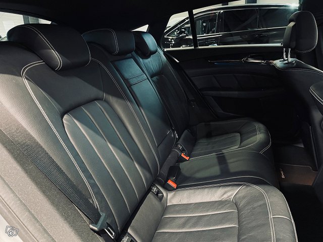 Mercedes-Benz CLS 9