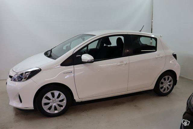 Toyota YARIS 2
