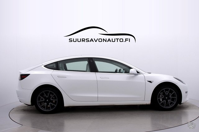 Tesla Model 3 6