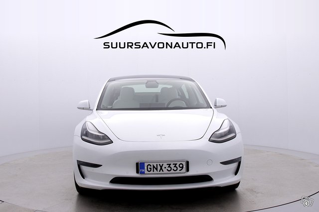 Tesla Model 3 8
