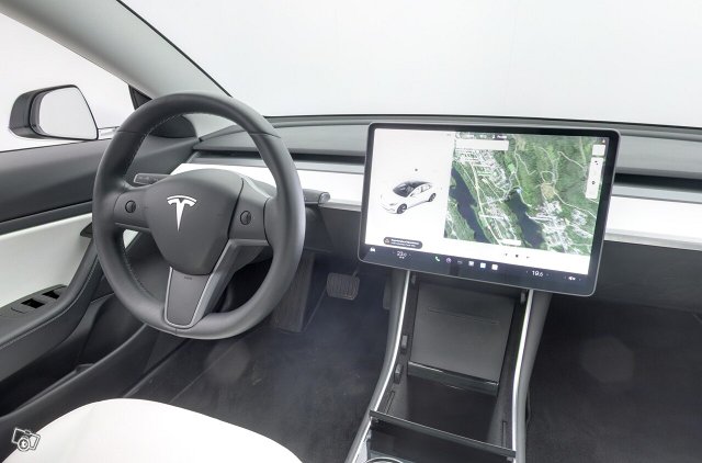 Tesla Model 3 9