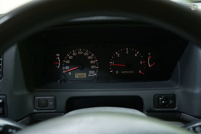 Mitsubishi Pajero 13
