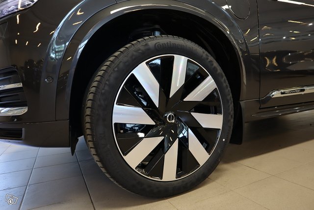 Volvo XC90 17